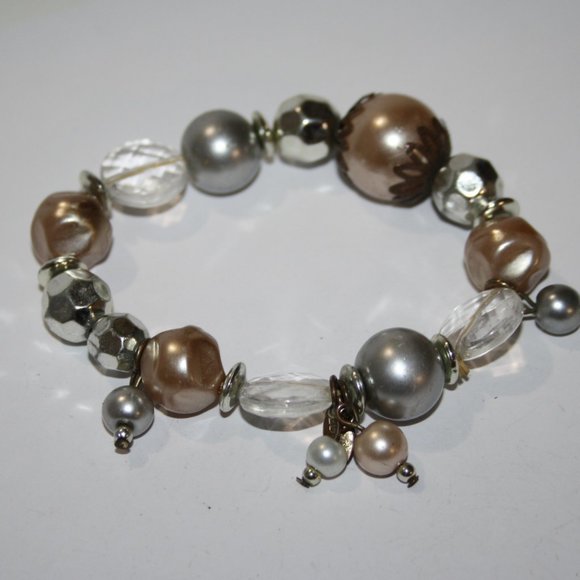 🤎 Silver & Tan Chunky Pearl Bracelet · 7" · Elastic Fit · Bold Neutrals 🤍 - Picture 1 of 4